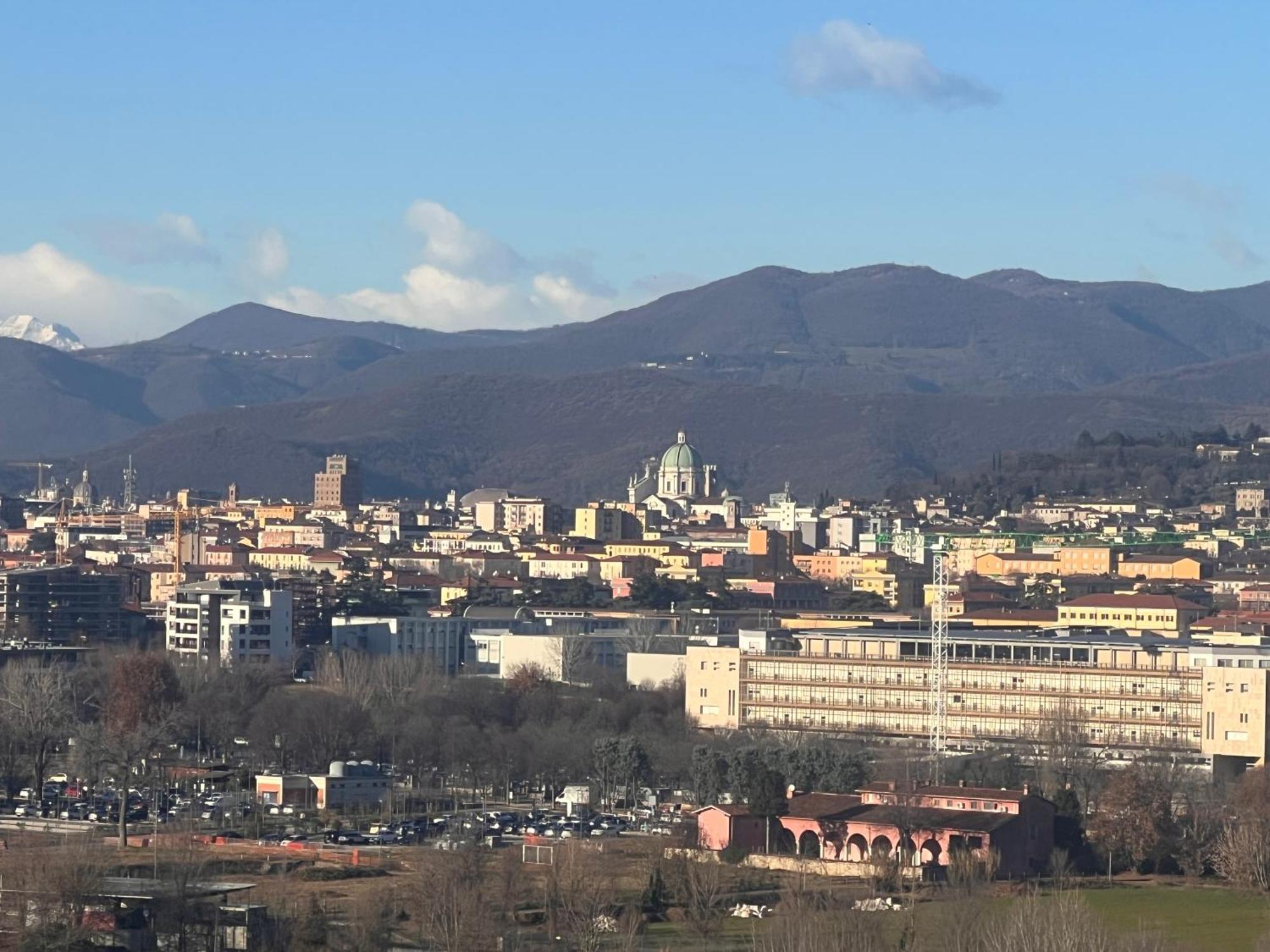 Apartmán Friends And Family Brescia Exteriér fotografie